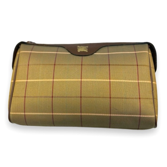 Burberry clutch